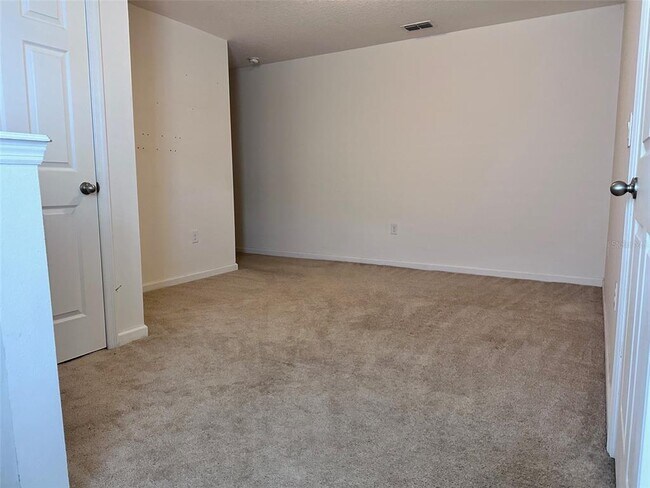 Building Photo - 1603 Chelsea Dr
