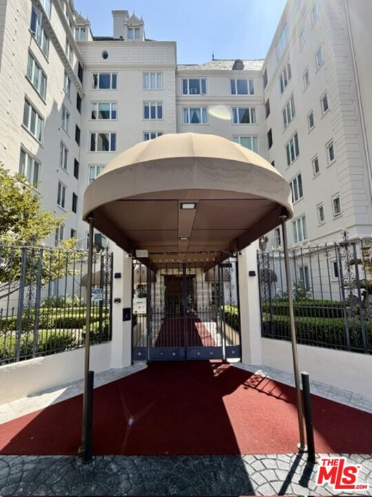 Building Photo - 1424 N Crescent Heights Blvd
