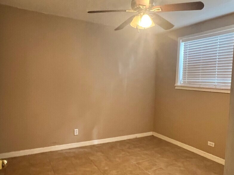 Building Photo - 2110 Willow St