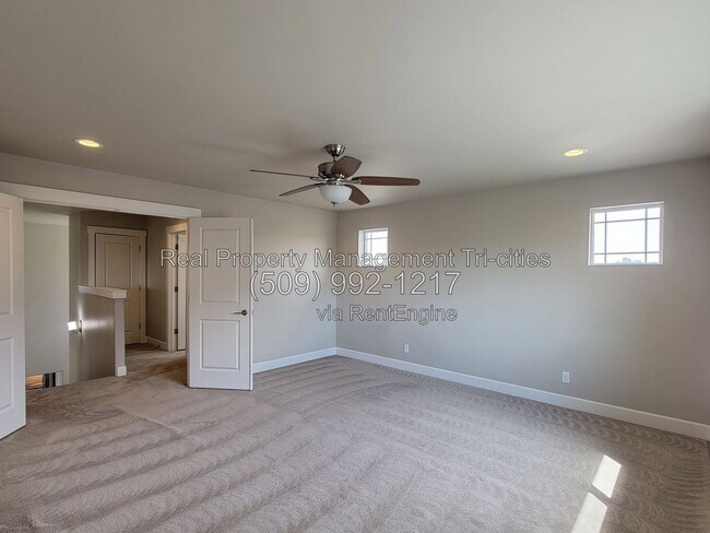 Building Photo - 1108 S Kansas Pl