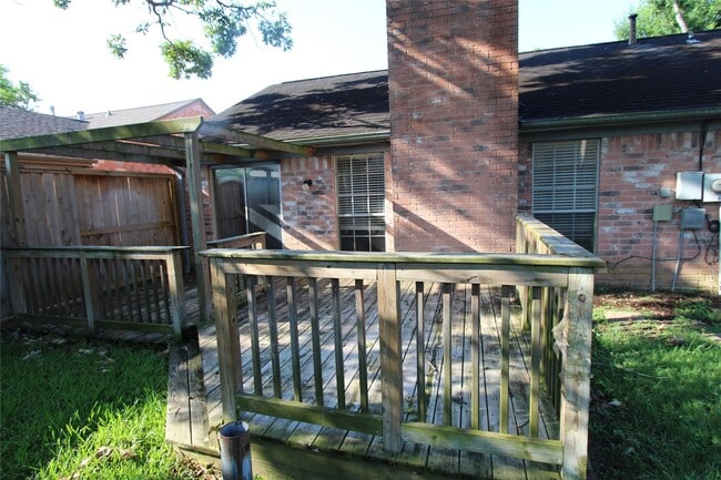 Building Photo - 2823 Chimneystone Cir