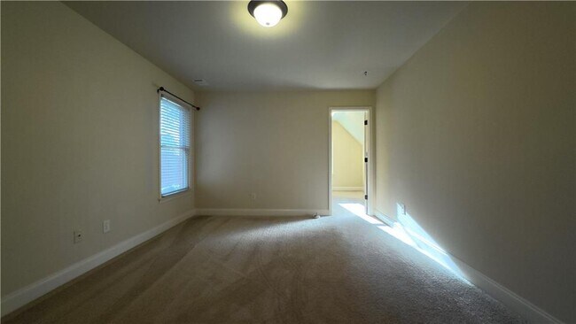 Building Photo - 3361 Lake McGinnis Dr