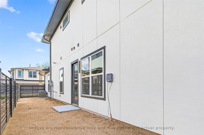 Building Photo - 10719 Mason Rd