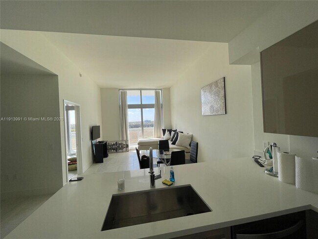 Building Photo - 2000 Metropica Wy