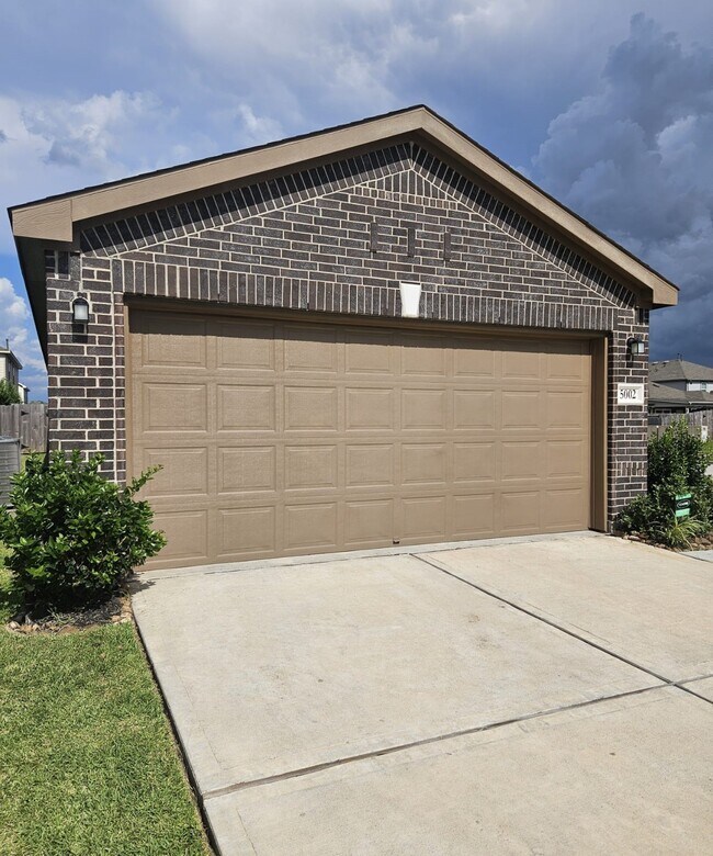Primary Photo - 5002 Gazelle Leap Ln