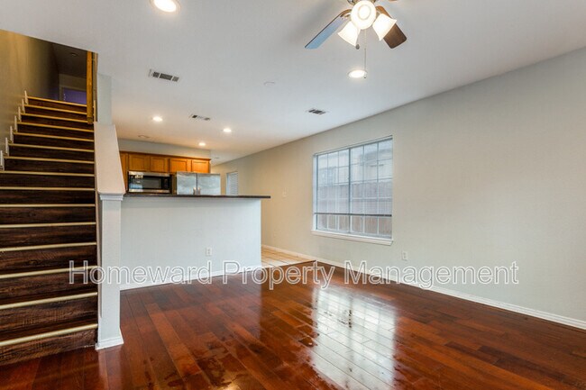 Building Photo - 1909 May St