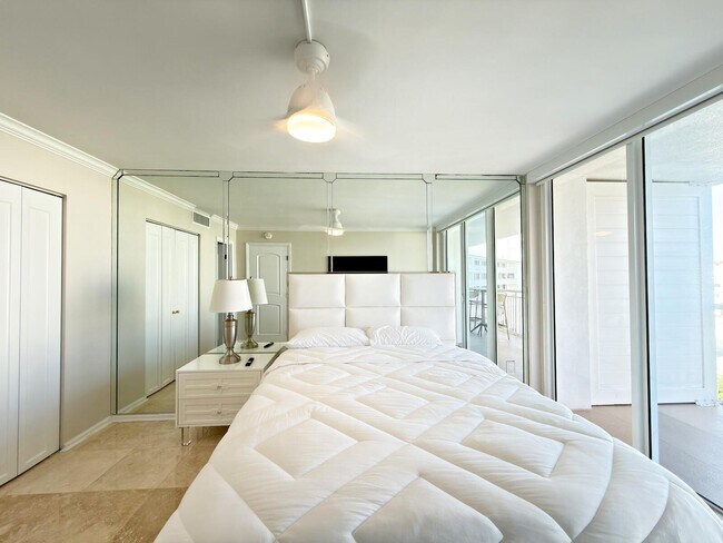Building Photo - 3546 S Ocean Blvd
