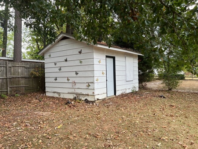 Building Photo - 6458 Easthampton Rd