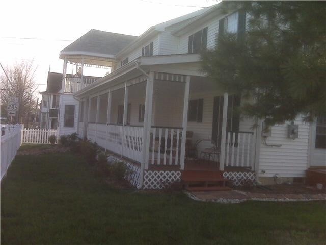 Building Photo - 201 Lock St