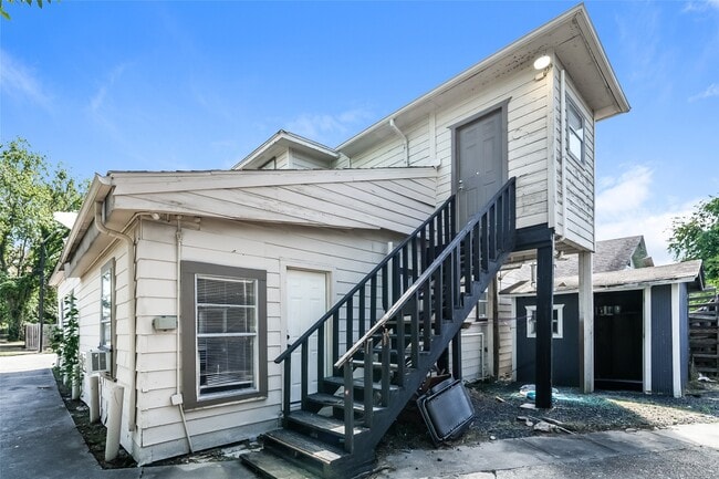 Building Photo - 4610 Schroeder St