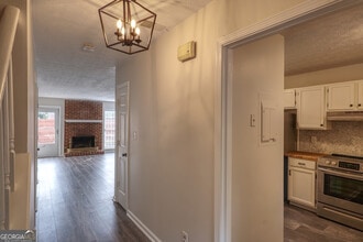 Building Photo - 587 Wedgewood Dr