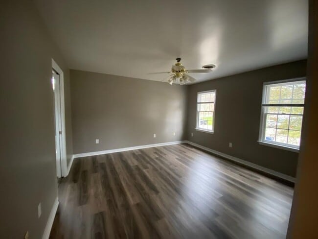 Building Photo - 4160 Baxter Ridge Dr