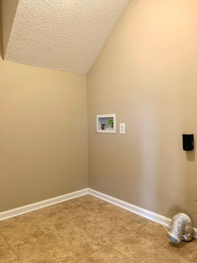 Building Photo - 1233 Cobblestone Ln