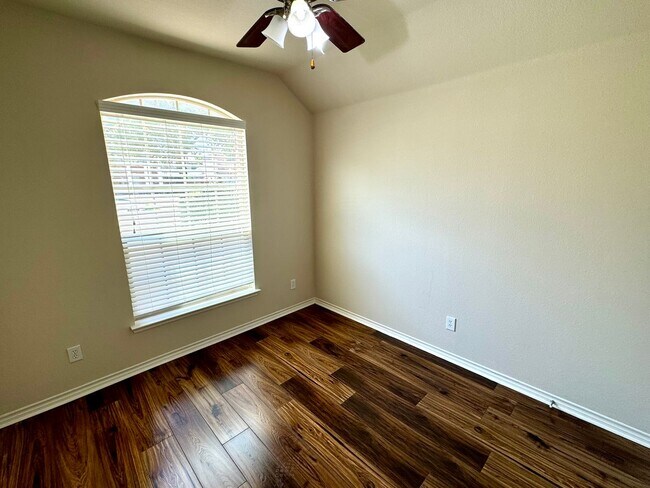 Building Photo - 1703 Stonewick Dr