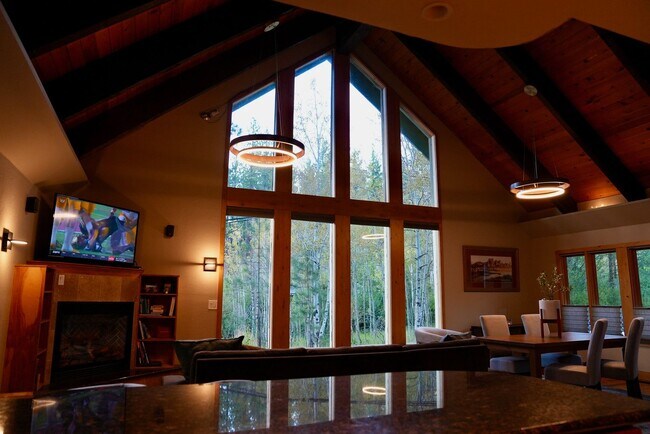 Building Photo - Nice house in Stateline available September 1st!