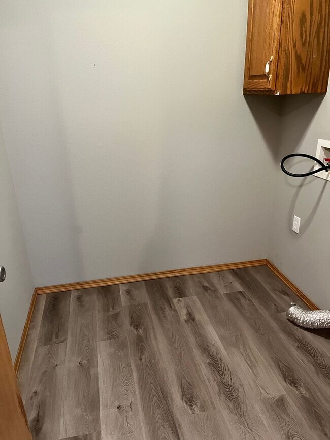 Building Photo - COMING SOON!! Nice 2BR/2BA near MSSU campus DOWNSTAIRS UNIT!!