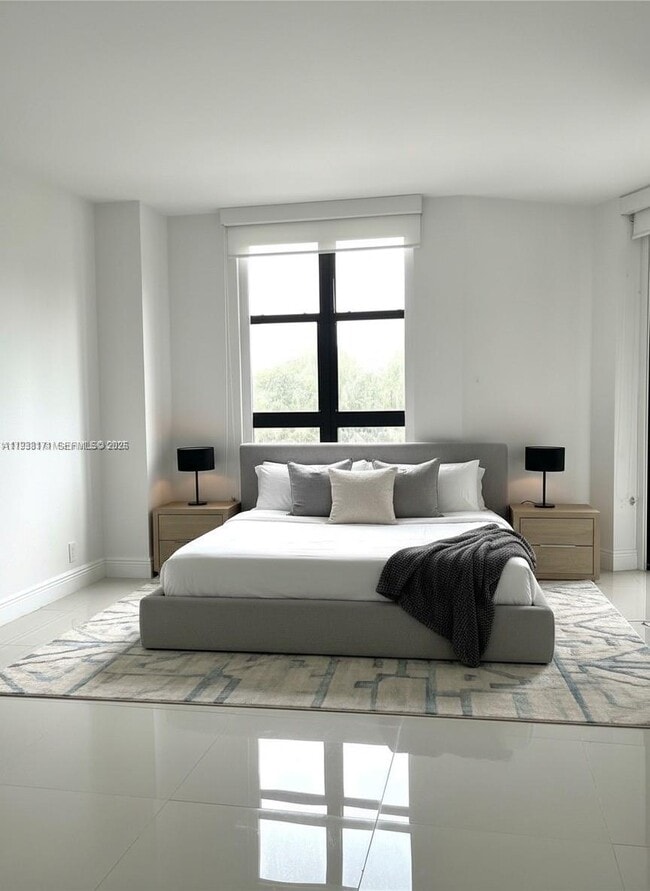 Building Photo - 2000 Towerside Terrace