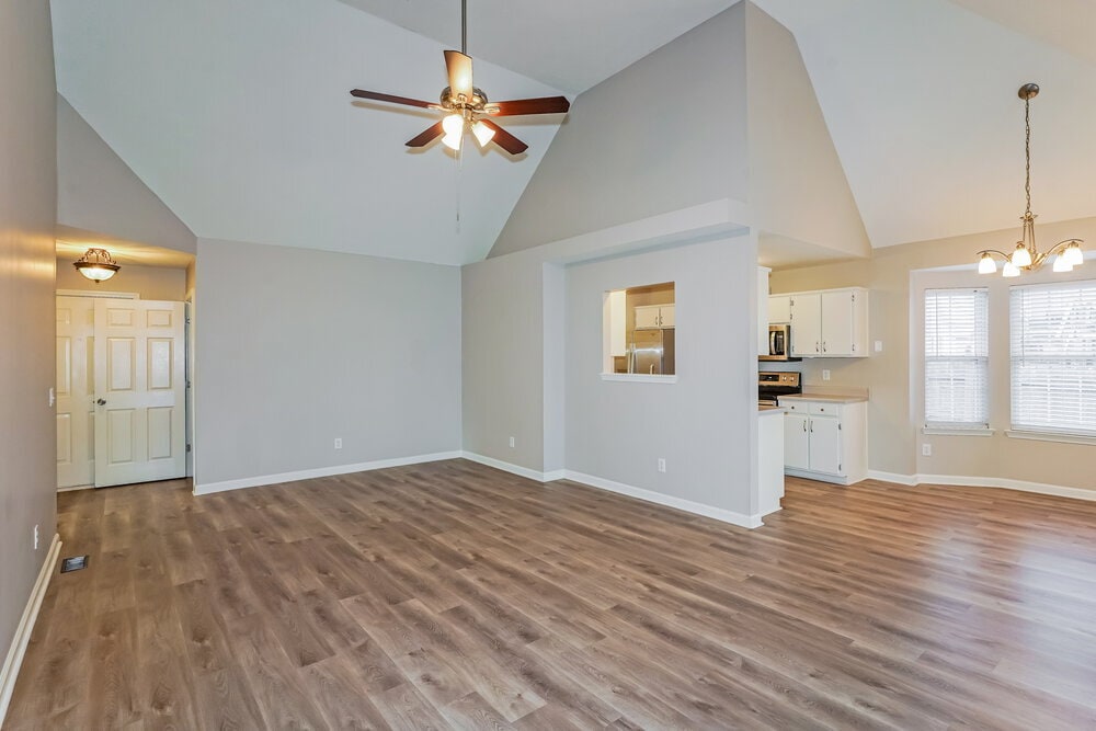 Building Photo - 511 Parrish Way