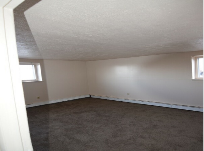 Building Photo - 13540 Euclid Ave