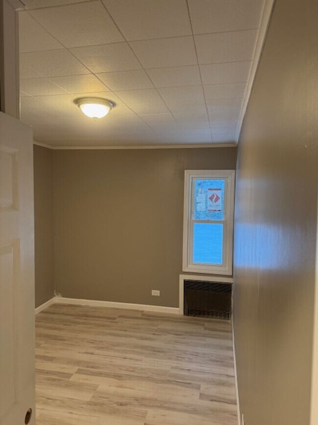 Building Photo - 16 Knightville Dam Road