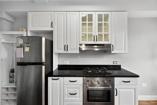 Building Photo - 2100 19th St NW