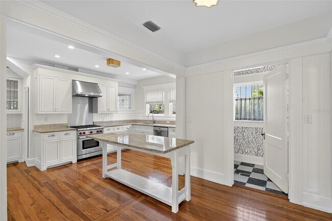 Building Photo - 3003 W Harbor View Ave