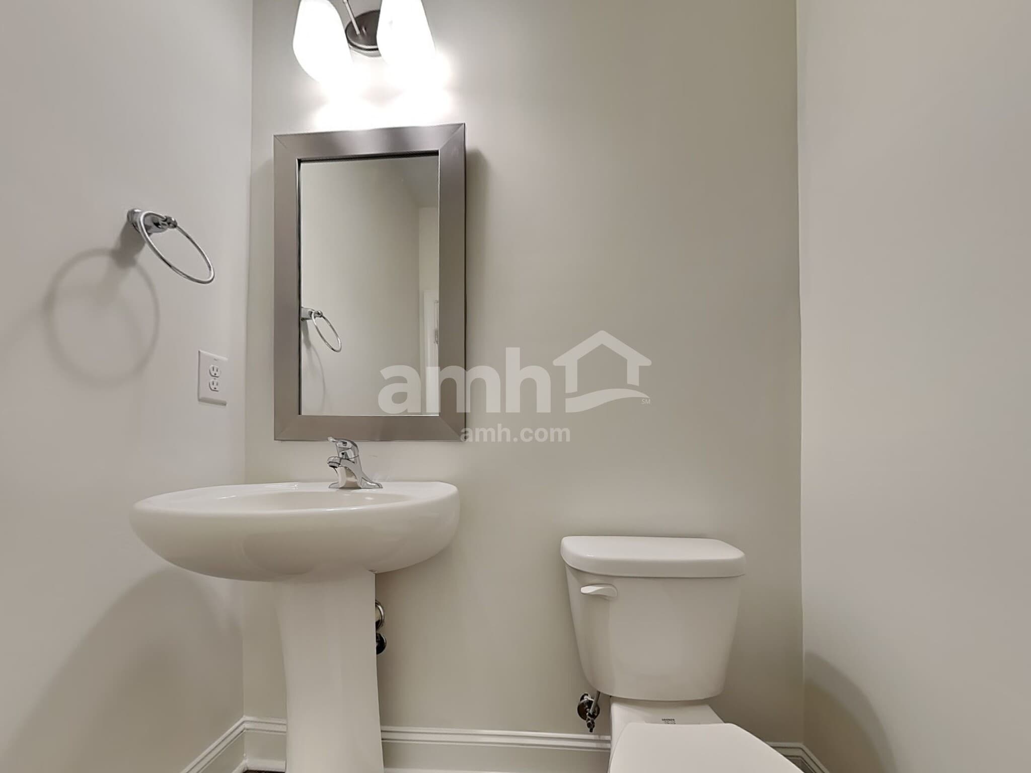 Building Photo - 105 Shore Pine Dr