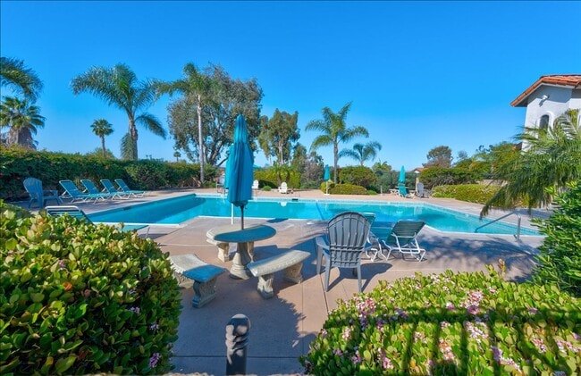 Building Photo - 407 Village Center Dr