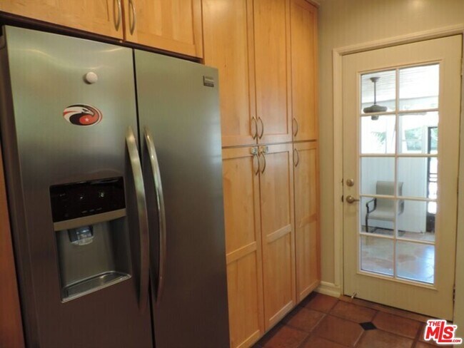 Building Photo - 5039 Rubio Ave