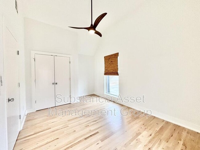 Building Photo - 2800 N McKinley Ave