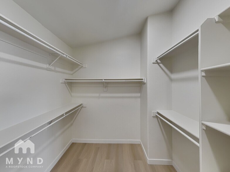 Building Photo - 1709 Wandering Winds Way