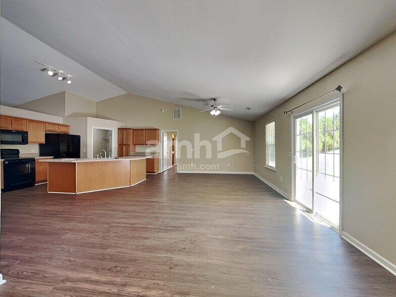 Building Photo - 3 Kavanagh Ct