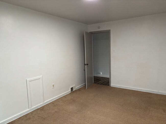 Building Photo - 104 Sewickley Ave