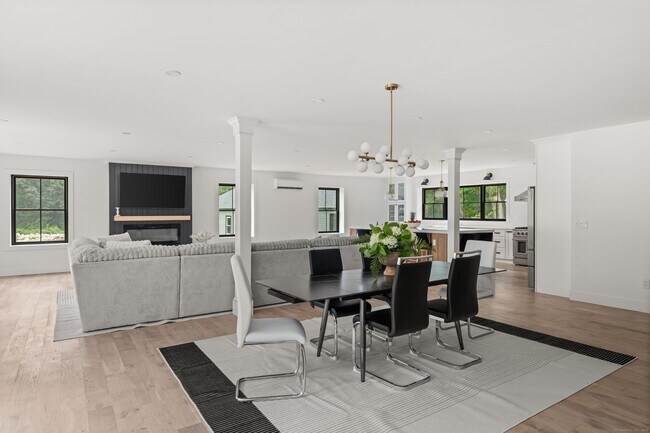 Building Photo - 372 Tucker Hill Rd