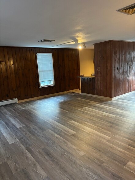 New floor - 20 White Deer Plz