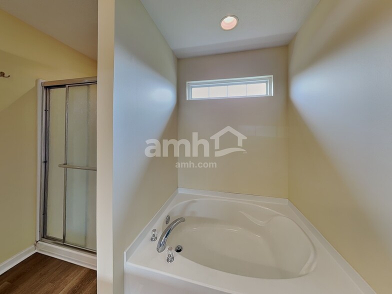 Building Photo - 7674 Pipestone Dr
