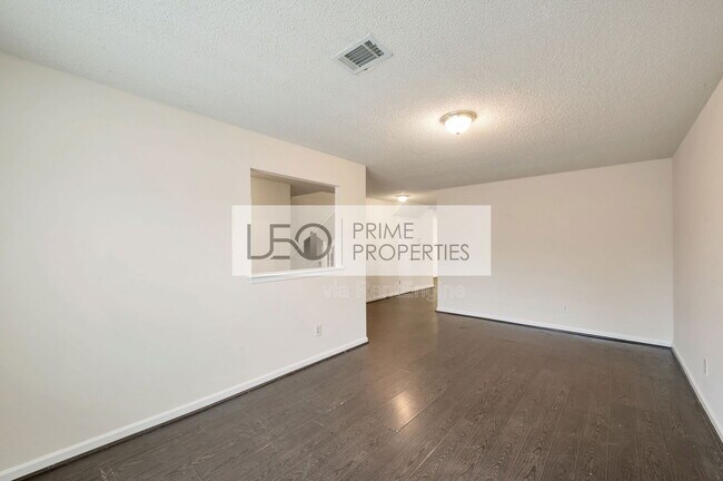 Building Photo - 950 Parkway Rd