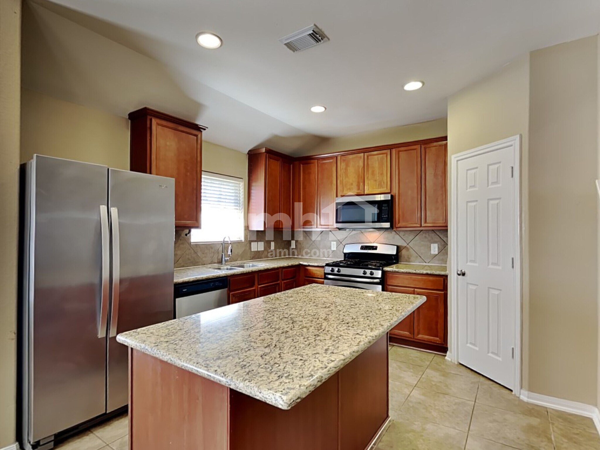 Building Photo - 5318 Rio Dr