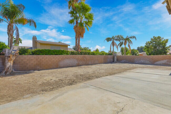 Building Photo - 45930 Las Colinas