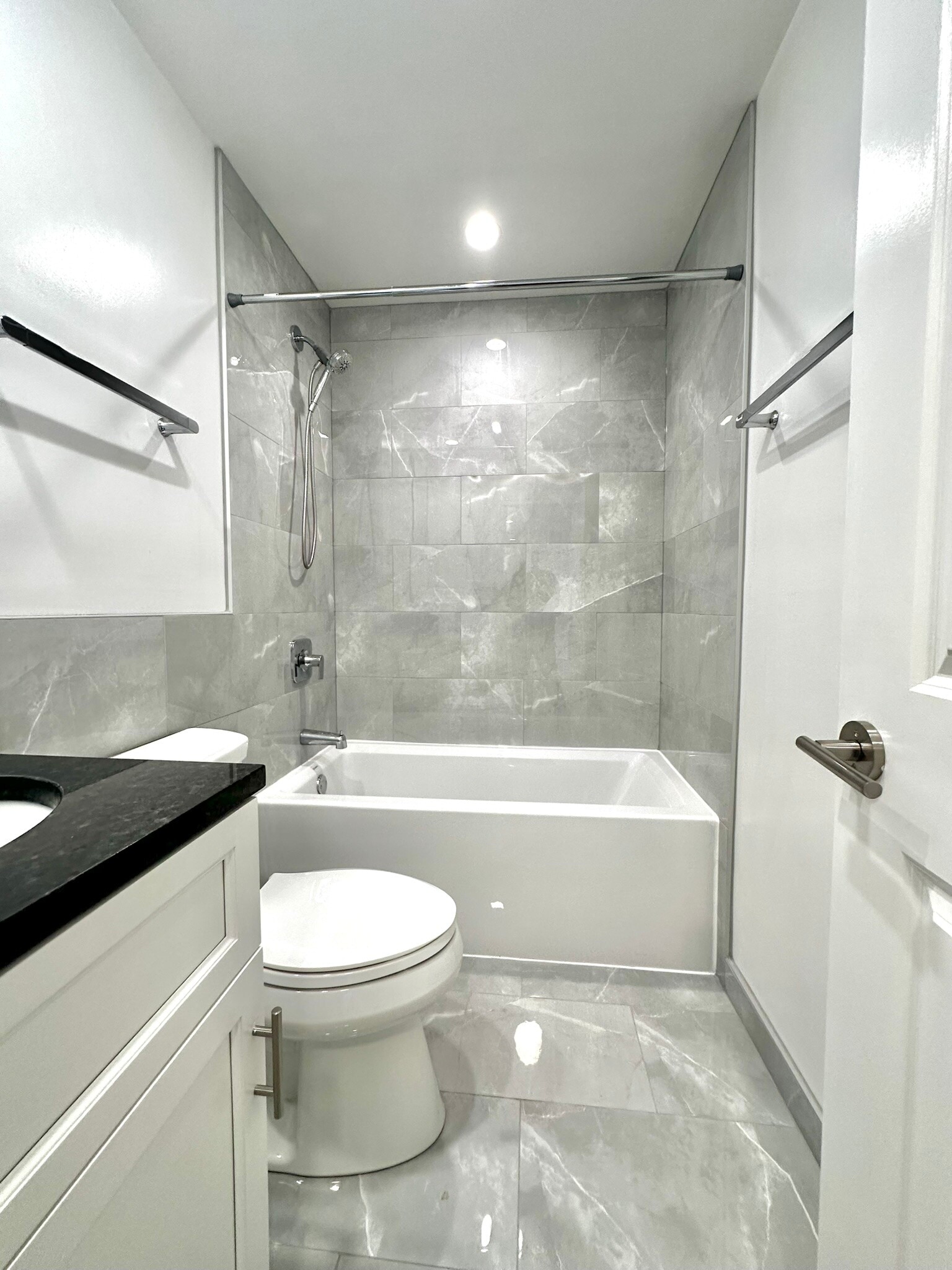 6954 Sheridan Sample Unit - 6954 Sheridan