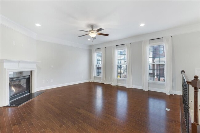 Building Photo - 2541 Sibley Dr