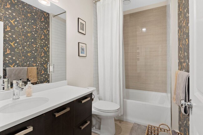 Building Photo - New 2BR2BA Condo in Jefferies Point with Backyard