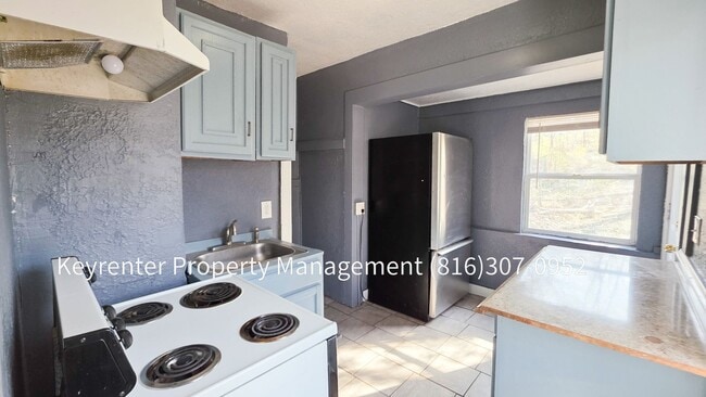 Building Photo - 2 Bed 1 Bath ready to rent!