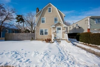 Building Photo - 261 Rutland Rd