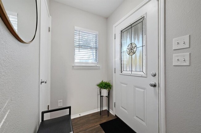 Building Photo - 13404 Coomes Dr