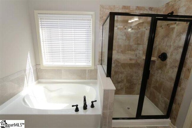 Building Photo - 204 Wild Meadow Dr