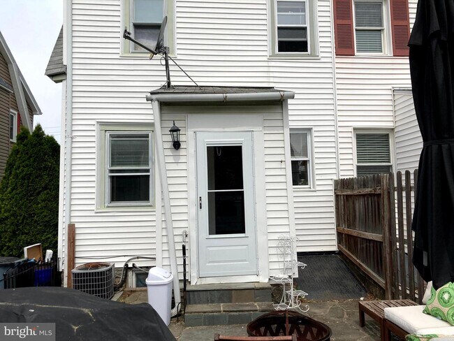 Building Photo - 219 Williams Rd