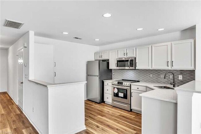 Building Photo - Townhouse / Stoney Creek