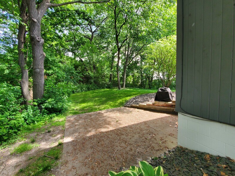 Building Photo - 2517 Cedar Hills Dr