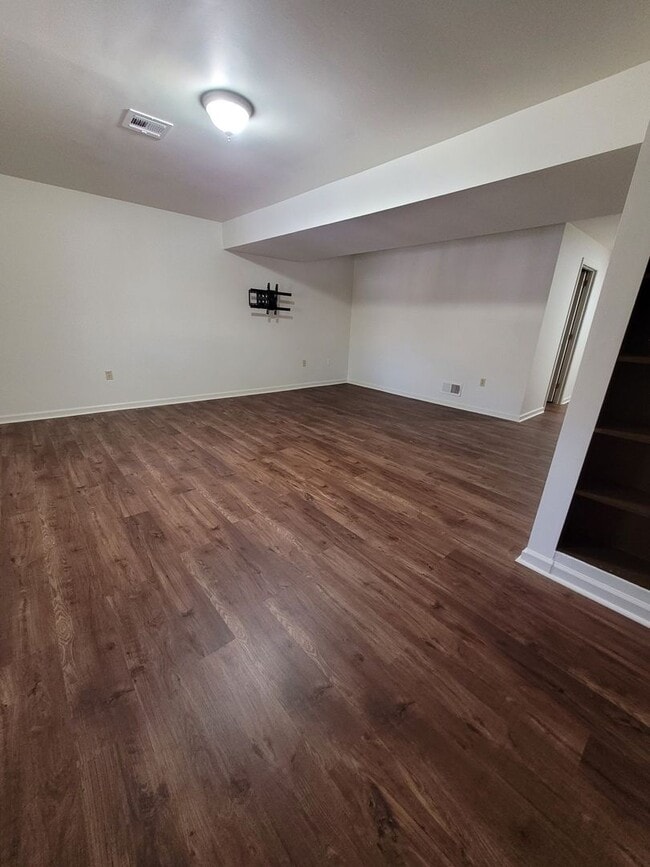 Building Photo - Ephrata Townhome 3 bed 1.5 bath